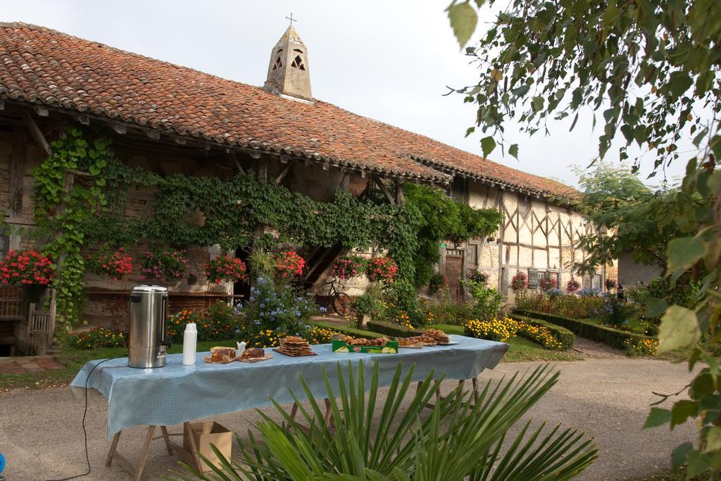 Ferme De Montalibord Vescours Exterior foto