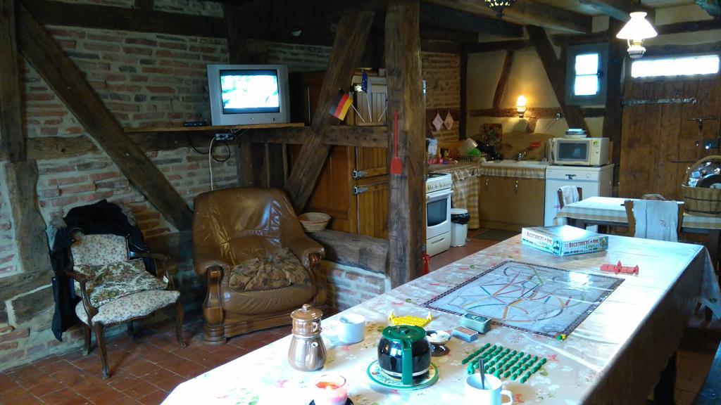 Ferme De Montalibord Vescours Exterior foto